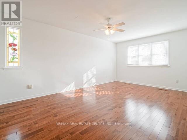 1723 Chalkdene Grove, Mississauga, Ontario  L4W 2C2 - Photo 24 - W12391536