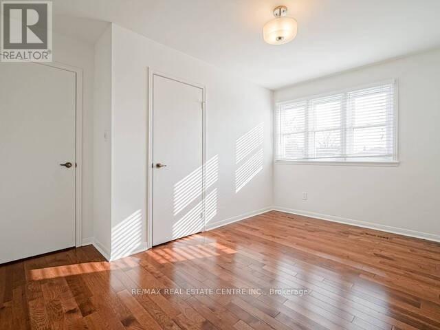 1723 Chalkdene Grove, Mississauga, Ontario  L4W 2C2 - Photo 29 - W12391536