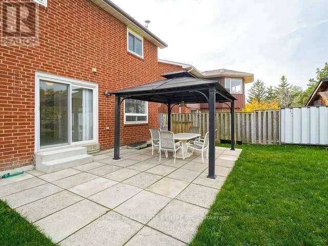 1723 Chalkdene Grove, Mississauga, Ontario  L4W 2C2 - Photo 34 - W12391536