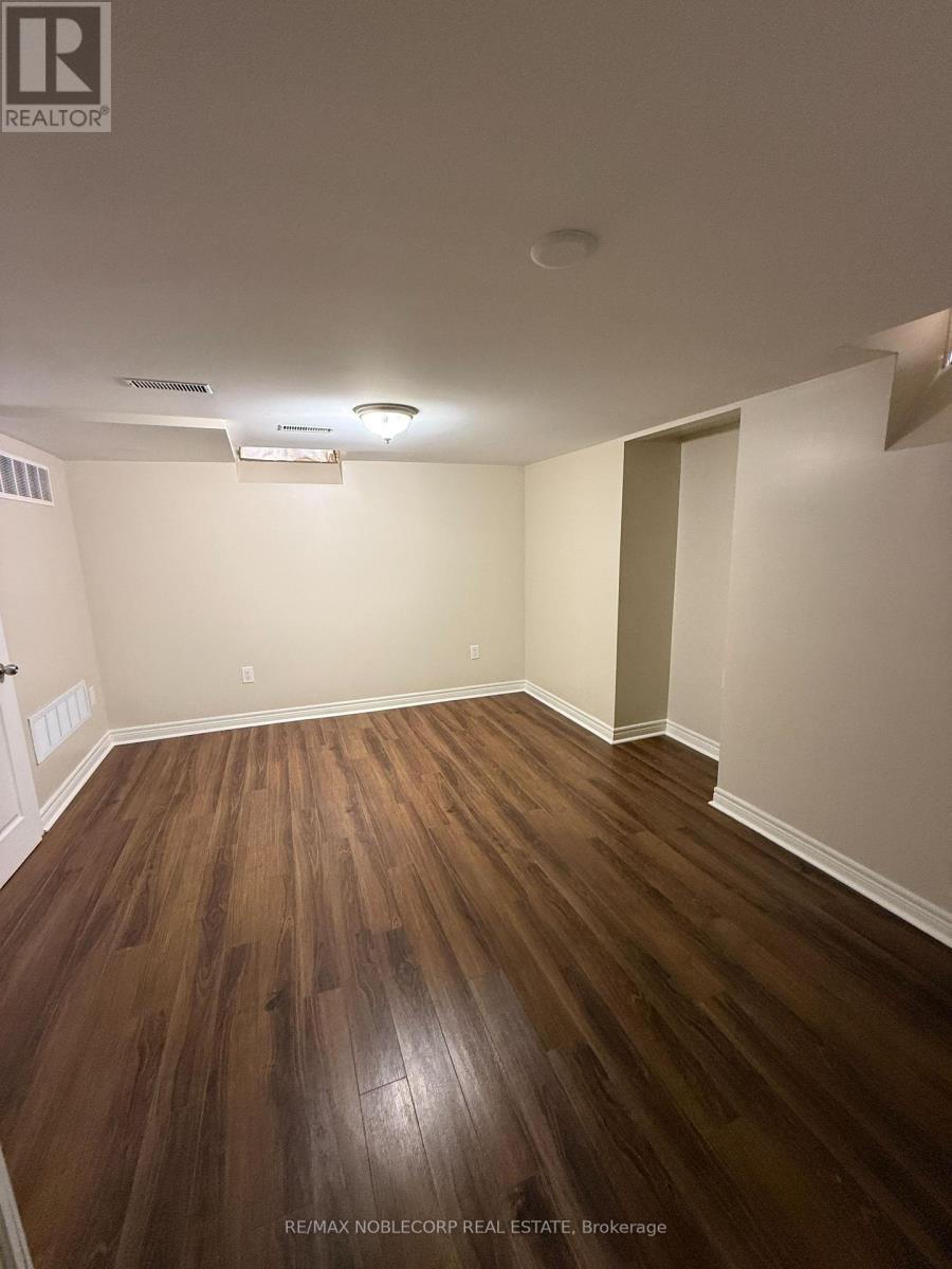 30 Saddler Avenue, Brampton, Ontario  L6P 2B7 - Photo 6 - W12391563