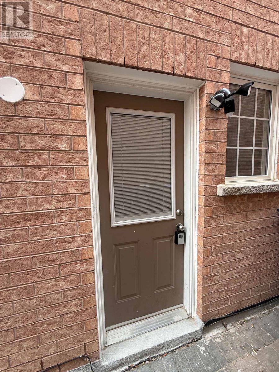 30 Saddler Avenue, Brampton, Ontario  L6P 2B7 - Photo 8 - W12391563