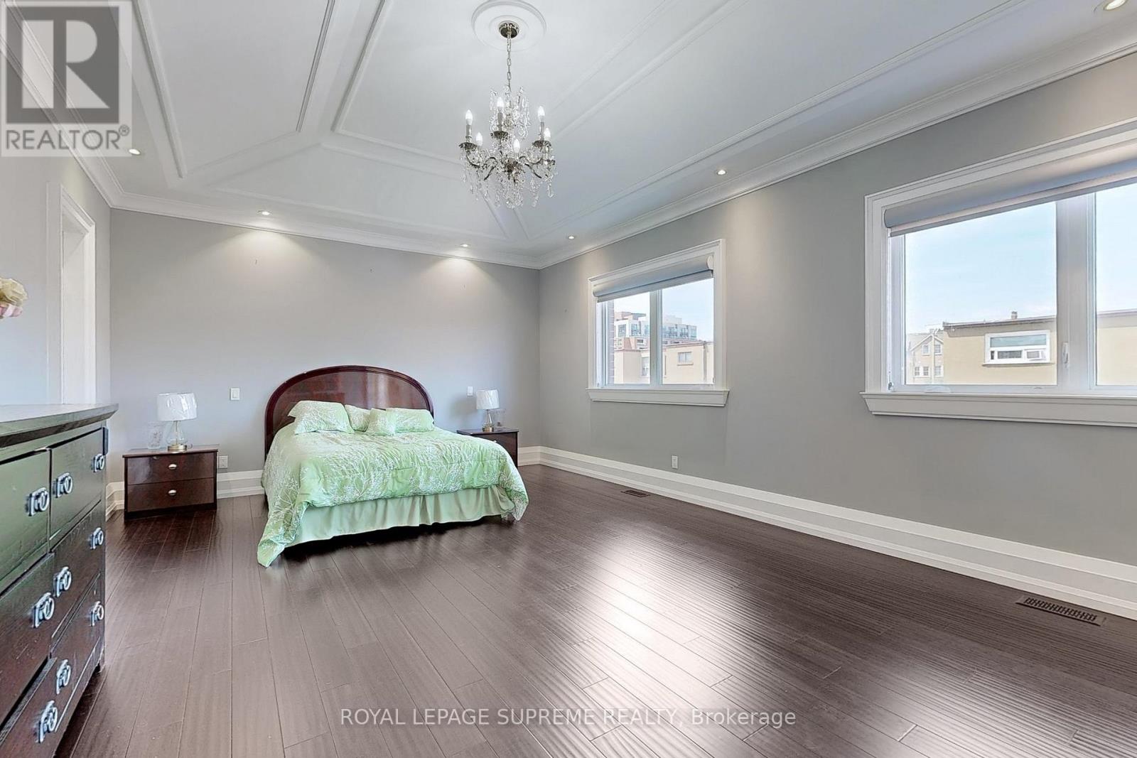 52b Cork Avenue, Toronto (Yorkdale-Glen Park), Ontario  M6B 2X8 - Photo 19 - W12391584