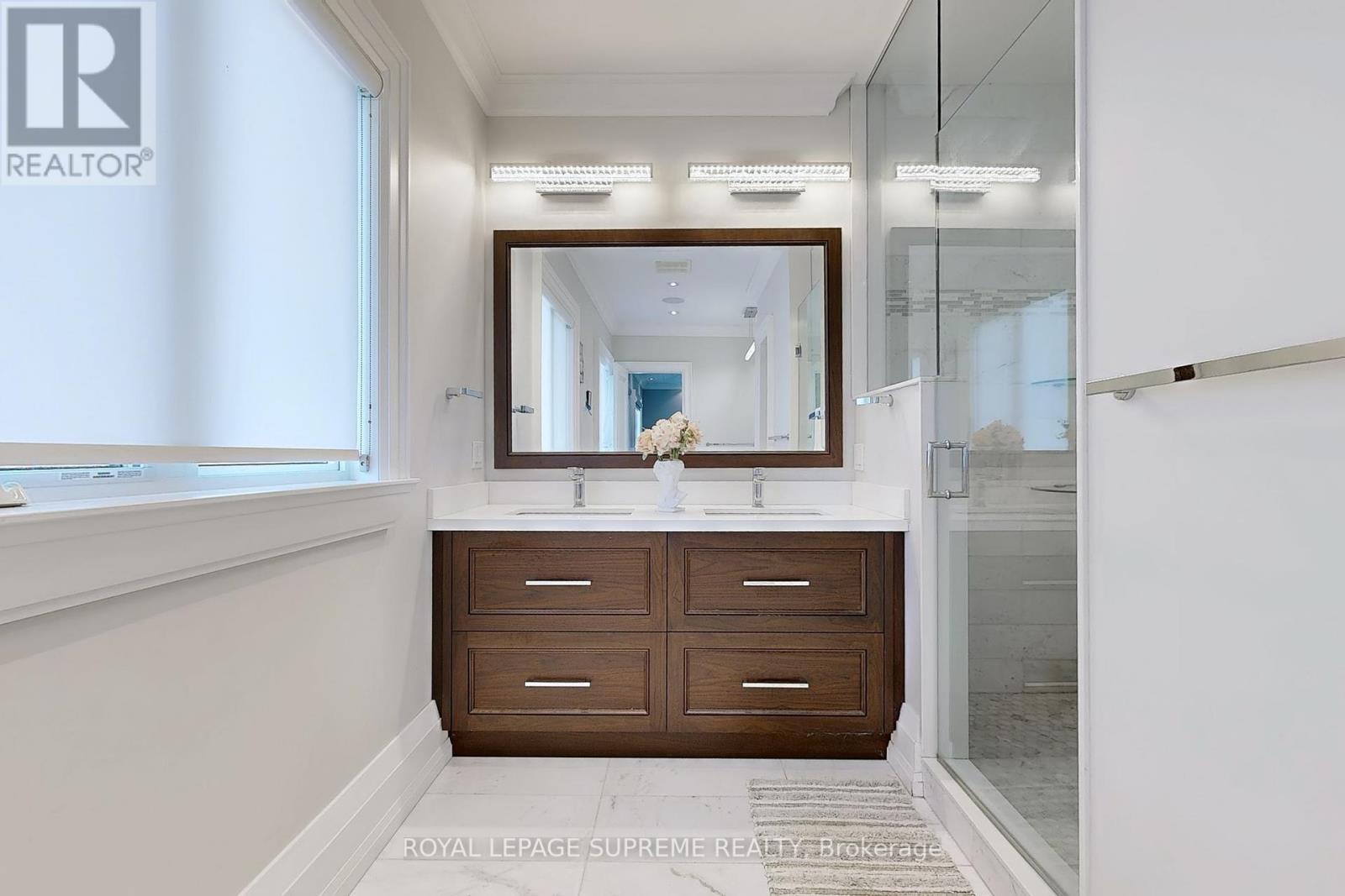 52b Cork Avenue, Toronto (Yorkdale-Glen Park), Ontario  M6B 2X8 - Photo 23 - W12391584
