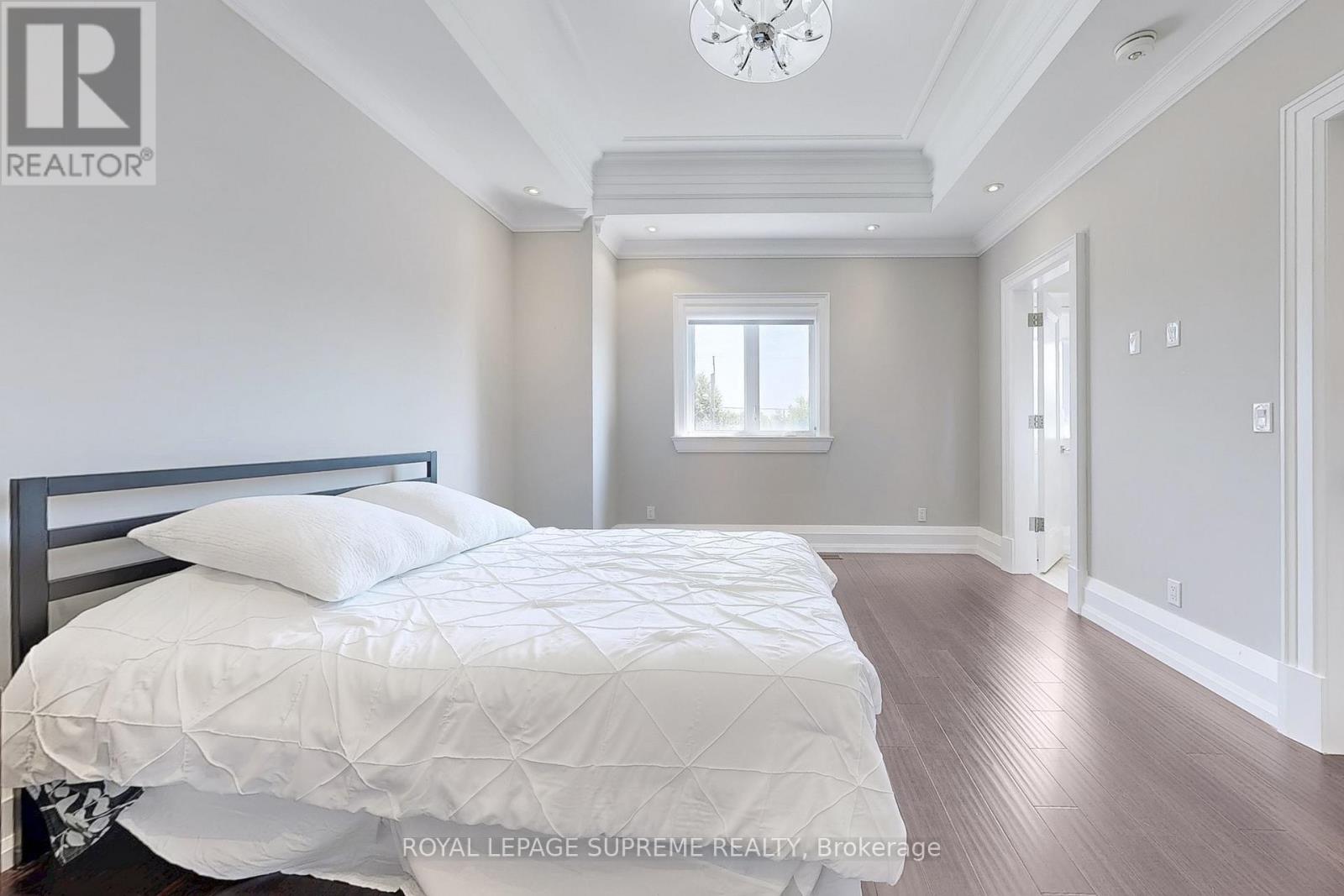 52b Cork Avenue, Toronto (Yorkdale-Glen Park), Ontario  M6B 2X8 - Photo 26 - W12391584