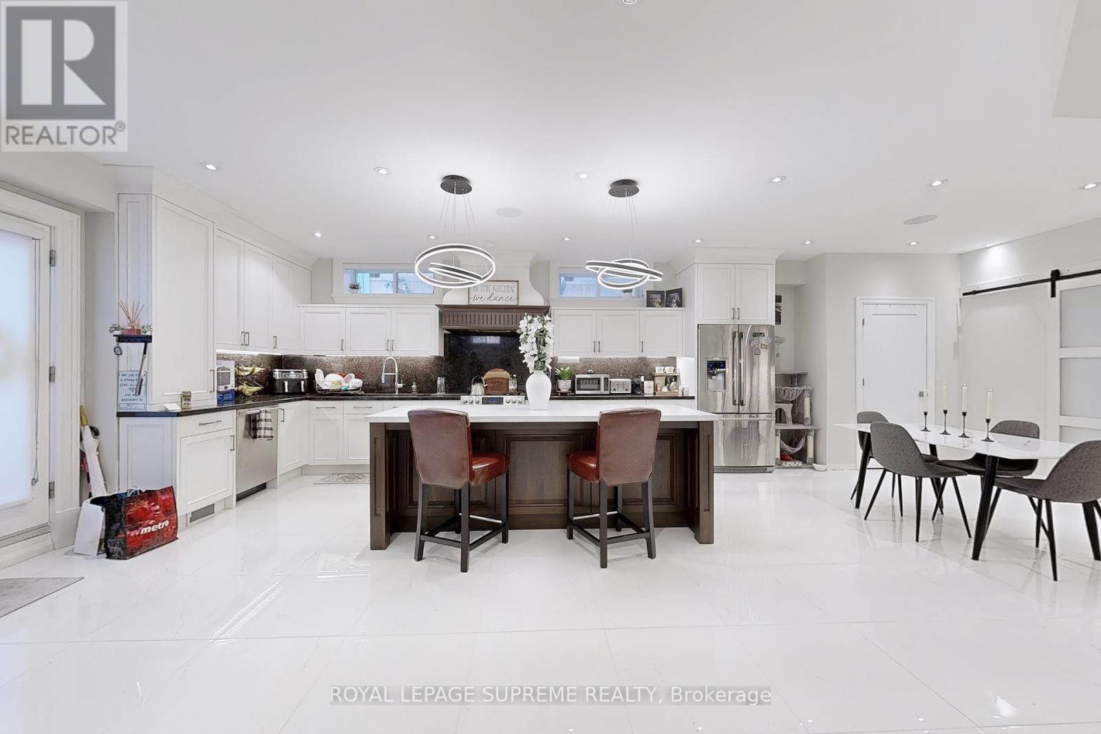 52b Cork Avenue, Toronto (Yorkdale-Glen Park), Ontario  M6B 2X8 - Photo 41 - W12391584