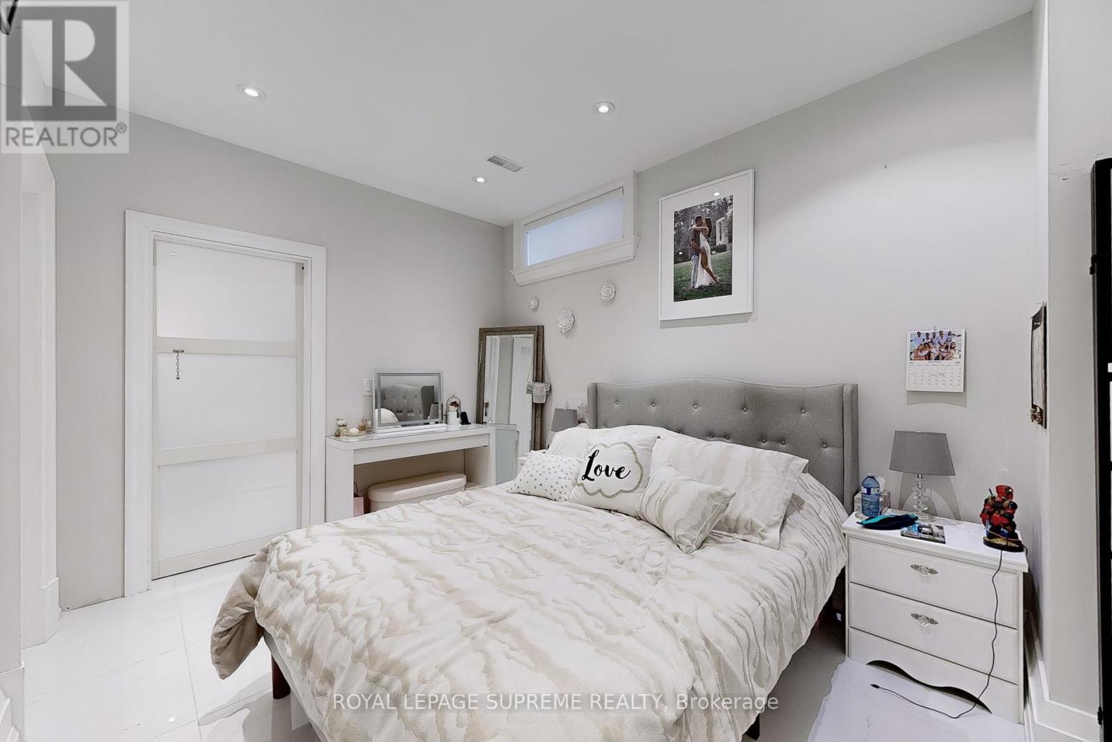 52b Cork Avenue, Toronto (Yorkdale-Glen Park), Ontario  M6B 2X8 - Photo 44 - W12391584
