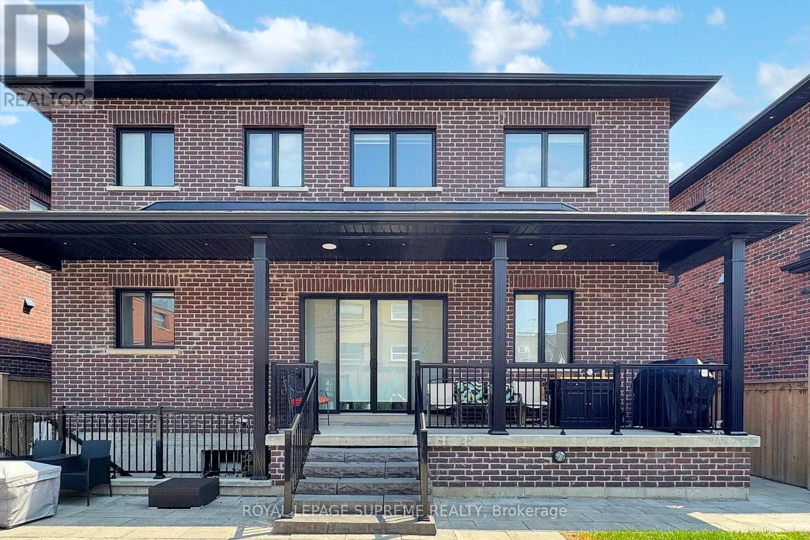 52b Cork Avenue, Toronto (Yorkdale-Glen Park), Ontario  M6B 2X8 - Photo 46 - W12391584