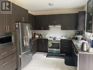 14 George Gray Dr (Upper Portion) Drive, Brampton, Ontario  L6R 4A3 - Photo 5 - W12391598