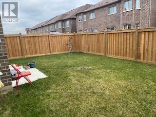 14 George Gray Dr (Upper Portion) Drive, Brampton, Ontario  L6R 4A3 - Photo 7 - W12391598