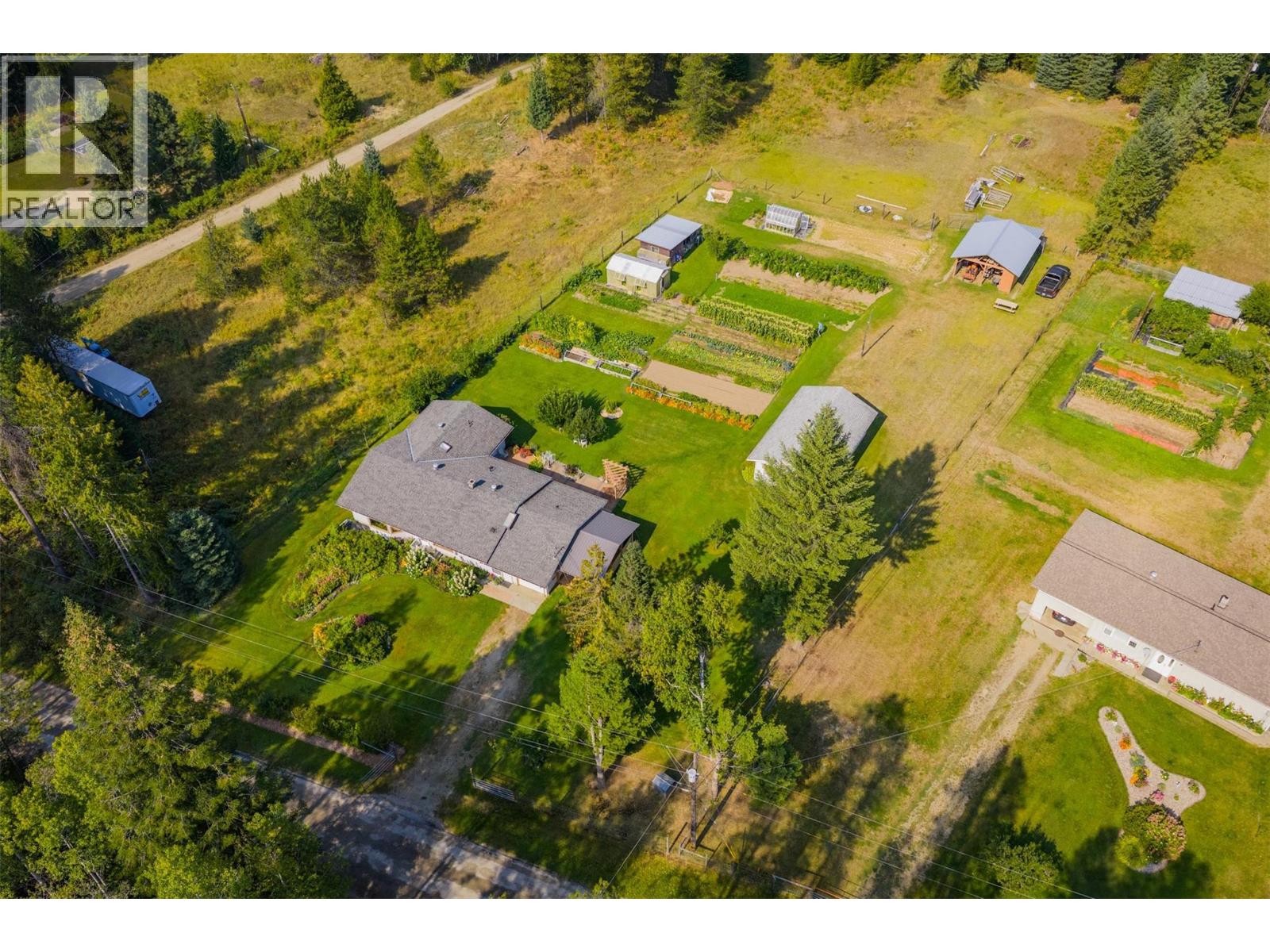 3712 Thorpe Road, Krestova, British Columbia  V0G 1H2 - Photo 1 - 10362066