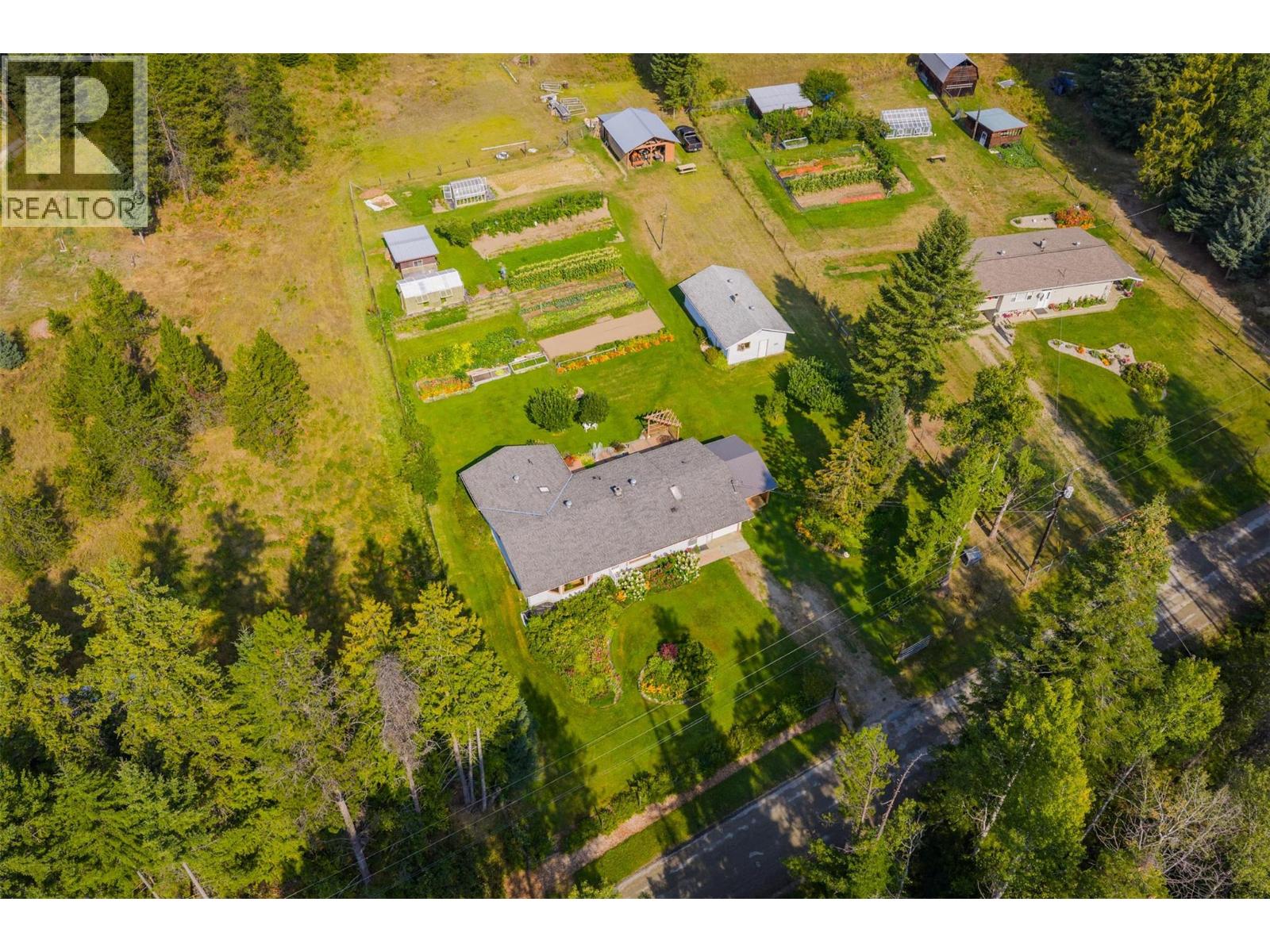 3712 Thorpe Road, Krestova, British Columbia  V0G 1H2 - Photo 2 - 10362066