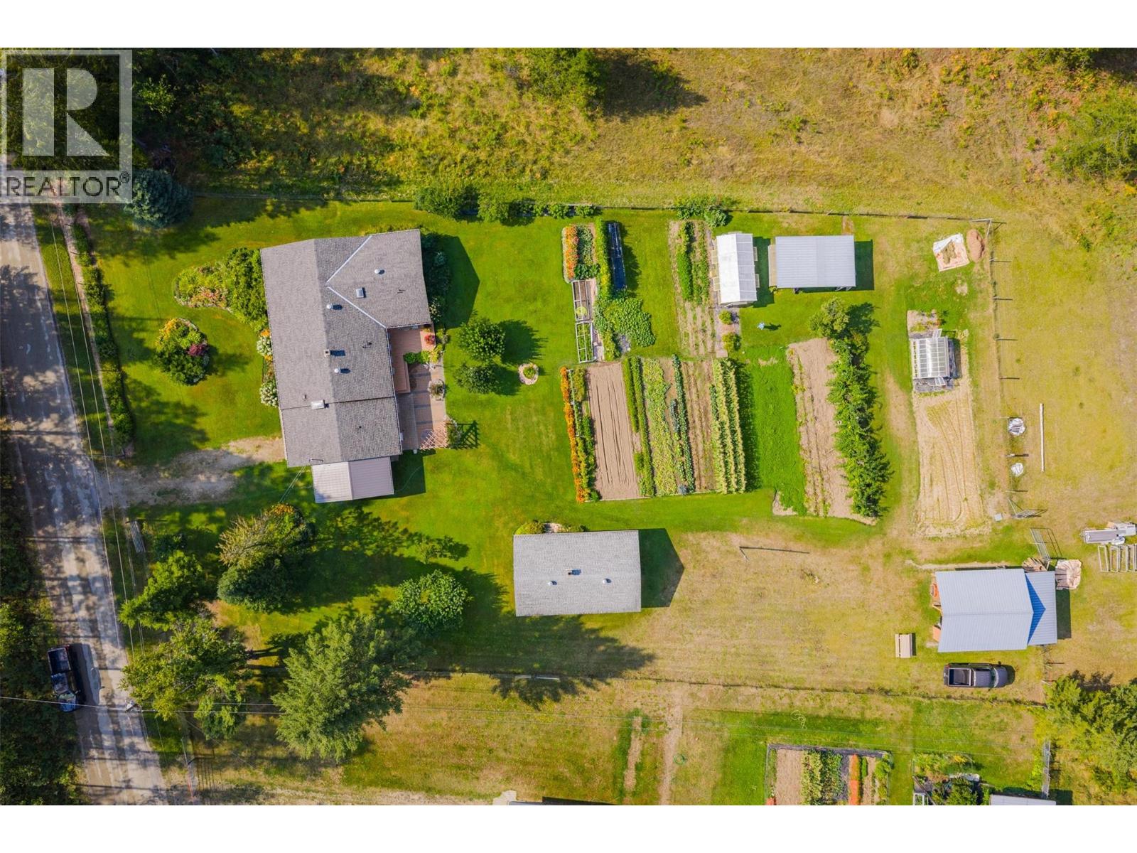 3712 Thorpe Road, Krestova, British Columbia  V0G 1H2 - Photo 4 - 10362066