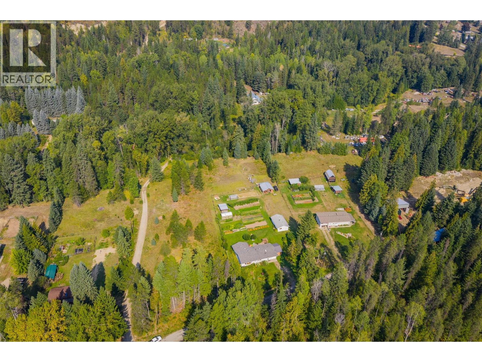 3712 Thorpe Road, Krestova, British Columbia  V0G 1H2 - Photo 9 - 10362066
