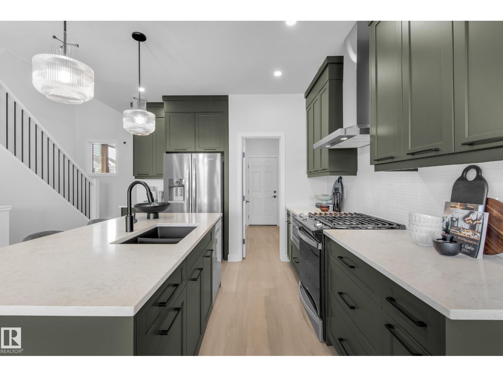833 Rowan Cl Sw, Edmonton, Alberta  T6X 3J4 - Photo 2 - E4454637