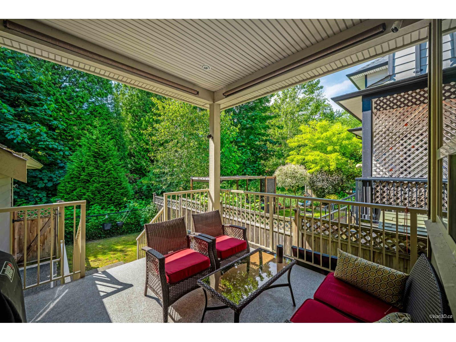 3233 147 Street, Surrey, British Columbia  V4P 1Z8 - Photo 2 - R3038000