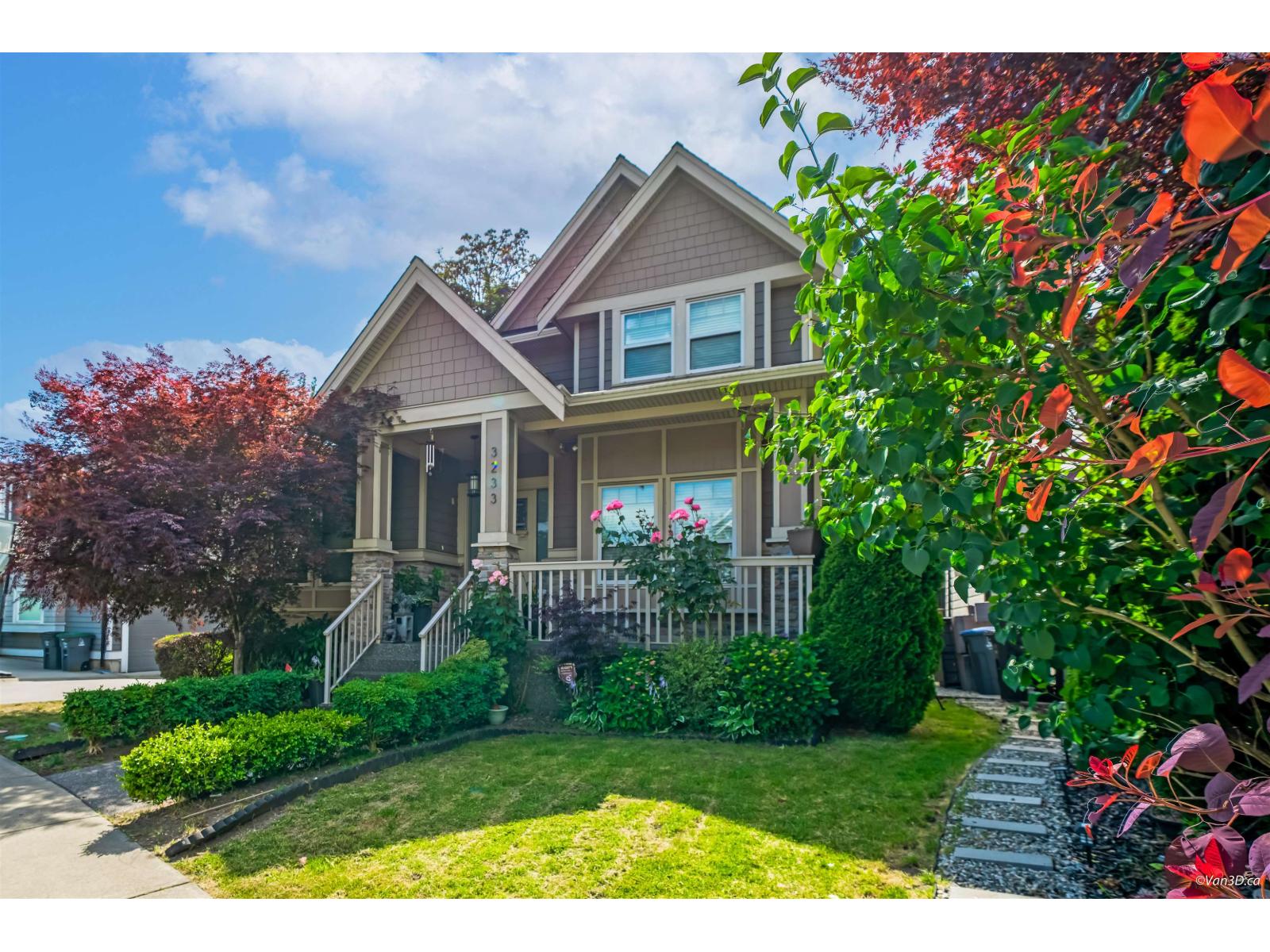 3233 147 Street, Surrey, British Columbia  V4P 1Z8 - Photo 1 - R3038000