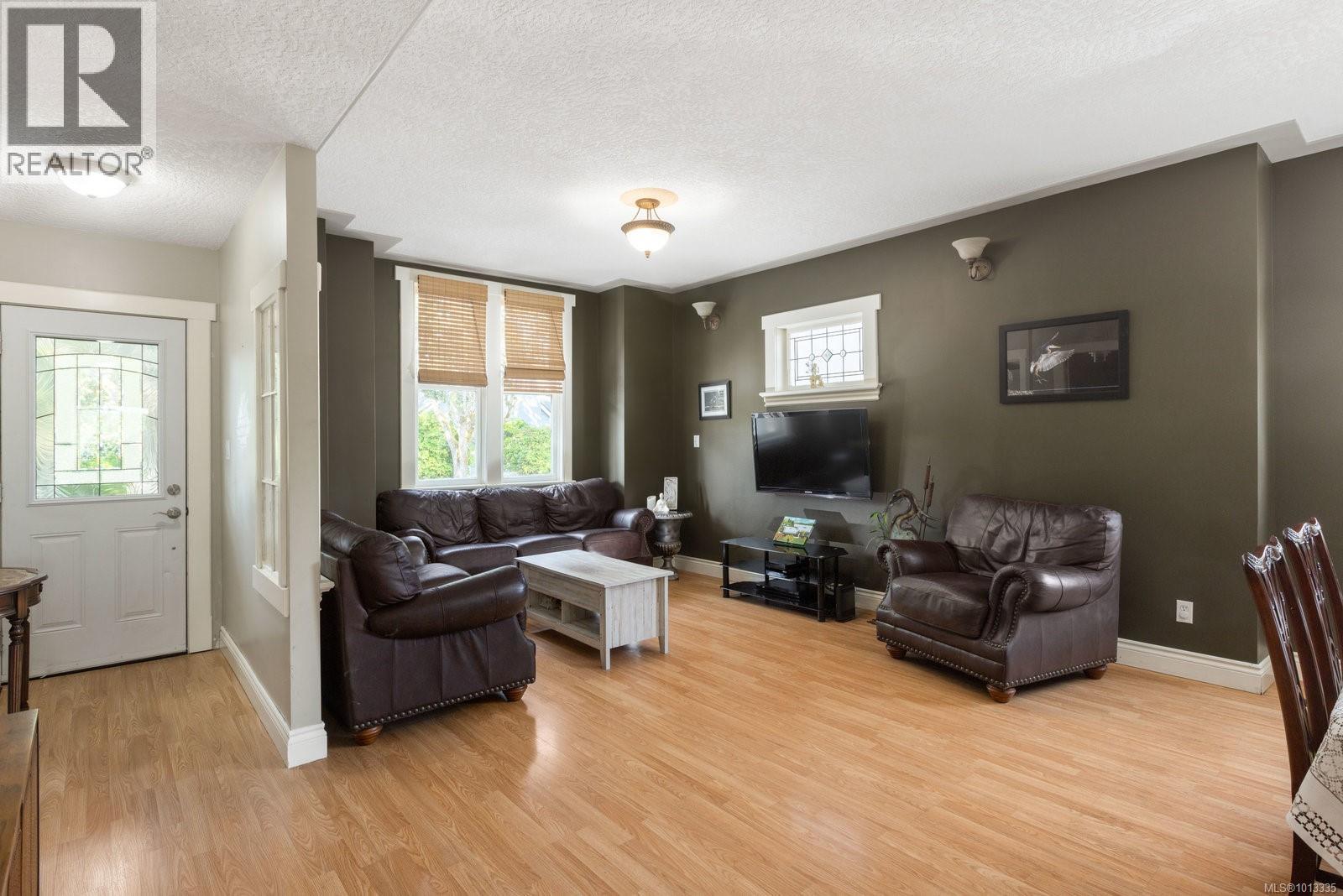 Property at 2393 Eastdowne Rd image 2