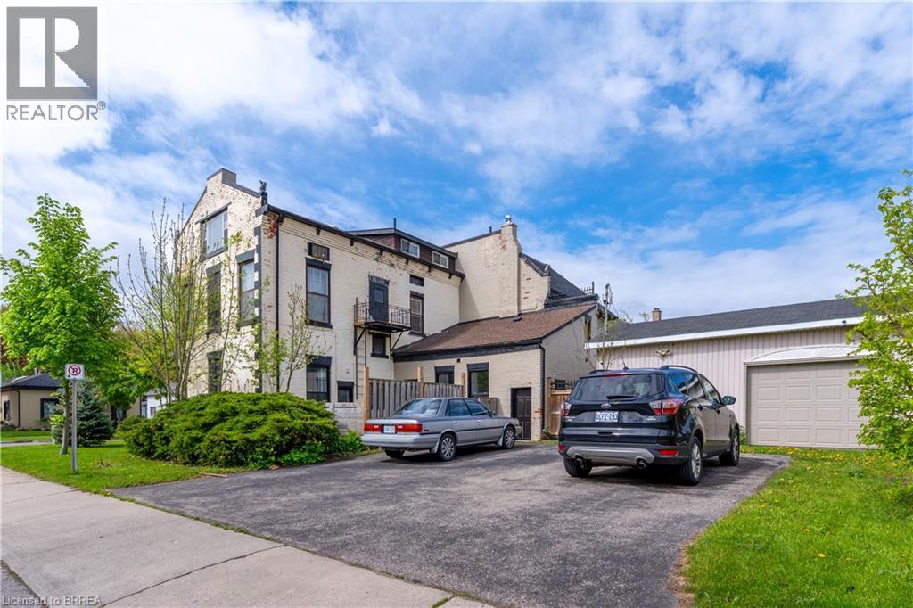 220 Nelson Street, Brantford, Ontario  N3S 4C1 - Photo 4 - 40767945
