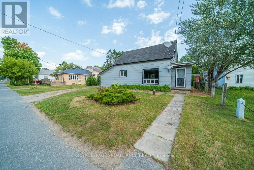 12275 Highway 41, Addington Highlands, Ontario  K0H 2G0 - Photo 1 - X12391836