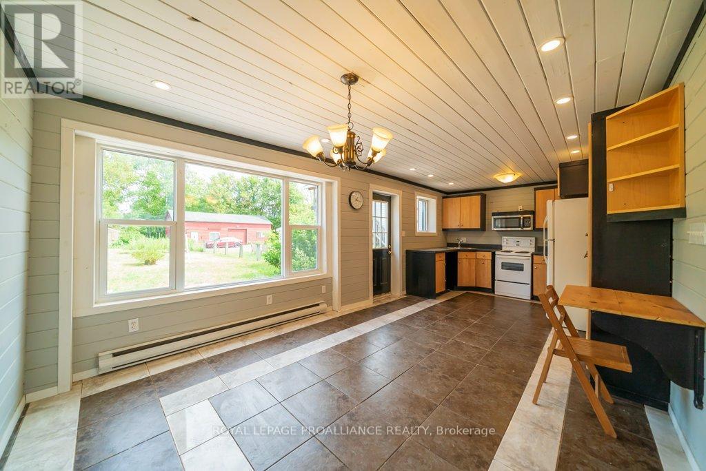 12275 Highway 41, Addington Highlands, Ontario  K0H 2G0 - Photo 10 - X12391836
