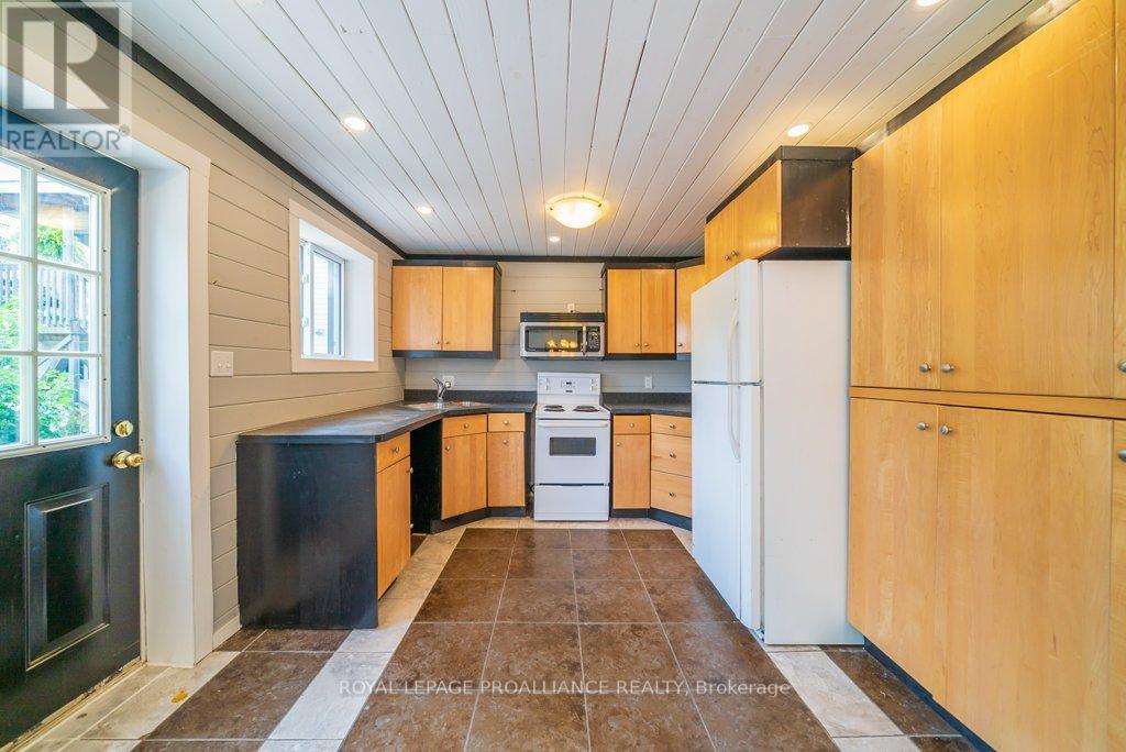 12275 Highway 41, Addington Highlands, Ontario  K0H 2G0 - Photo 7 - X12391836