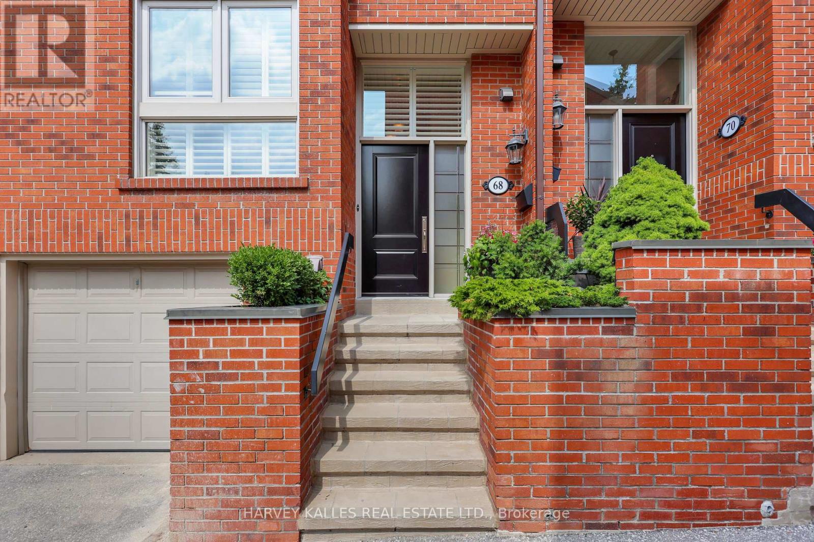 Property at 68 SYLVAN VALLEYWAY image 3