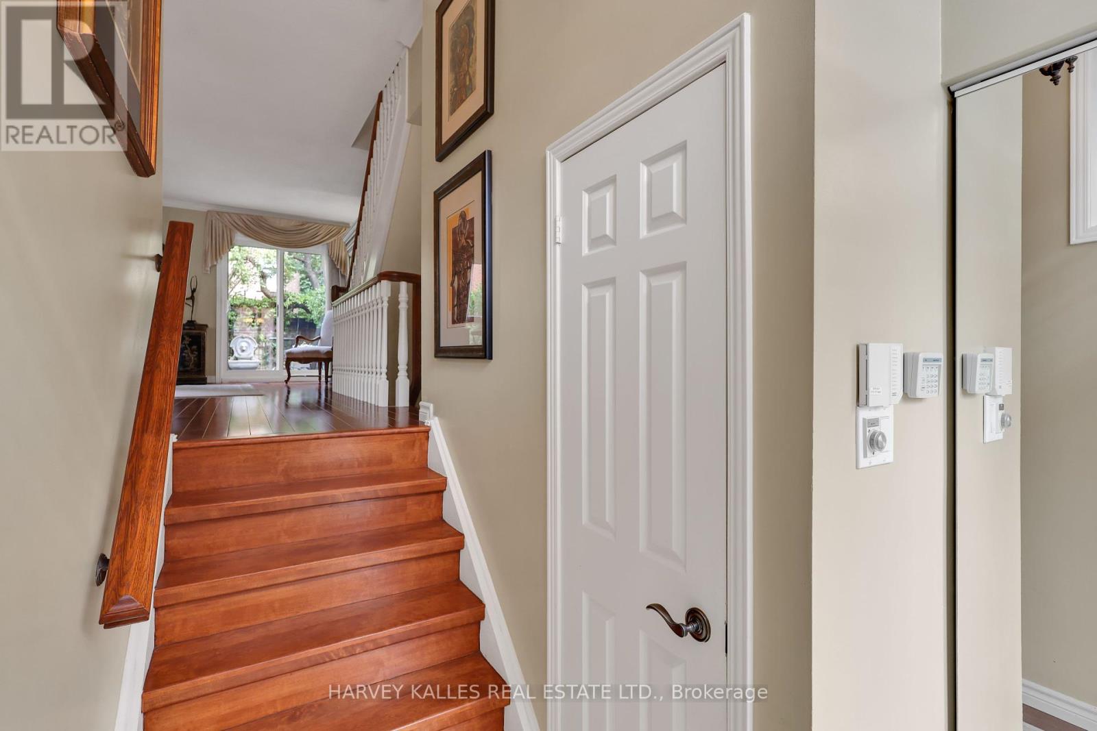 68 Sylvan Valleyway, Toronto (Bedford Park-Nortown), Ontario  M5M 4M3 - Photo 8 - C12391633