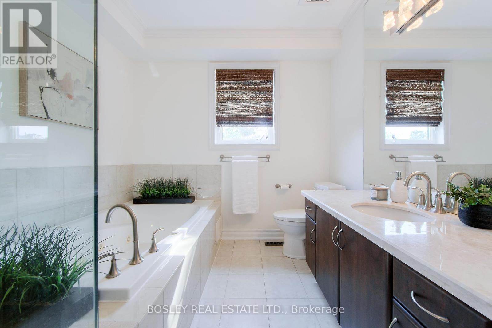 188 Mccaul Street, Toronto, Ontario  M5T 1W5 - Photo 16 - C12391675