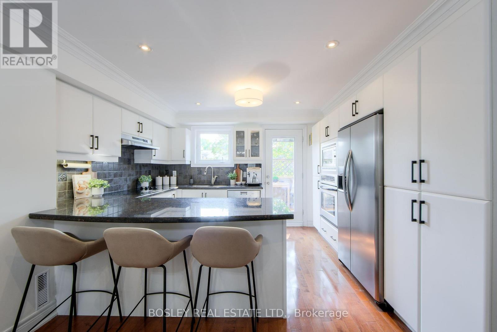 Property at 188 MCCAUL STREET image 4