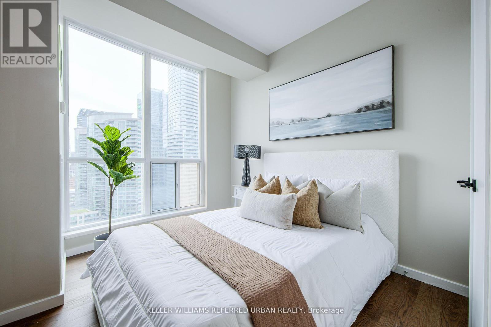 2501 - 218 Queens Quay W, Toronto, Ontario  M5J 2Y6 - Photo 15 - C12391678