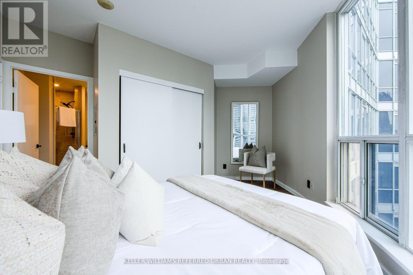 2501 - 218 Queens Quay W, Toronto, Ontario  M5J 2Y6 - Photo 20 - C12391678