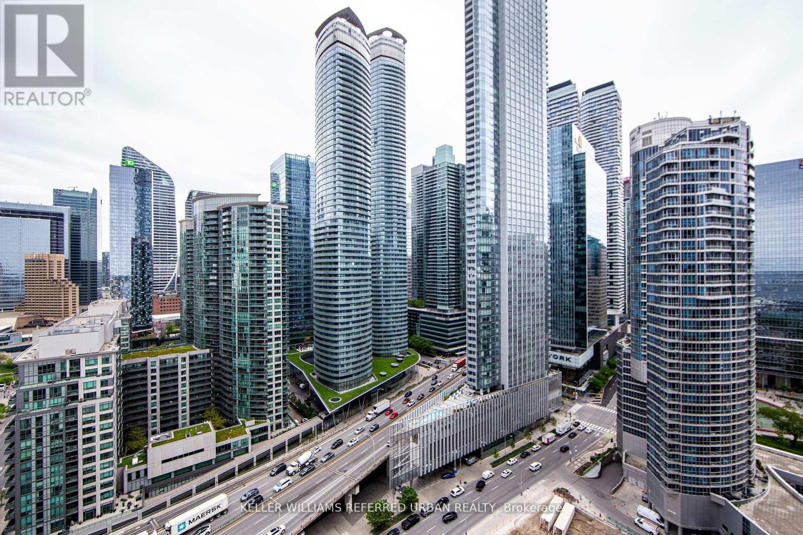 2501 - 218 Queens Quay W, Toronto, Ontario  M5J 2Y6 - Photo 25 - C12391678