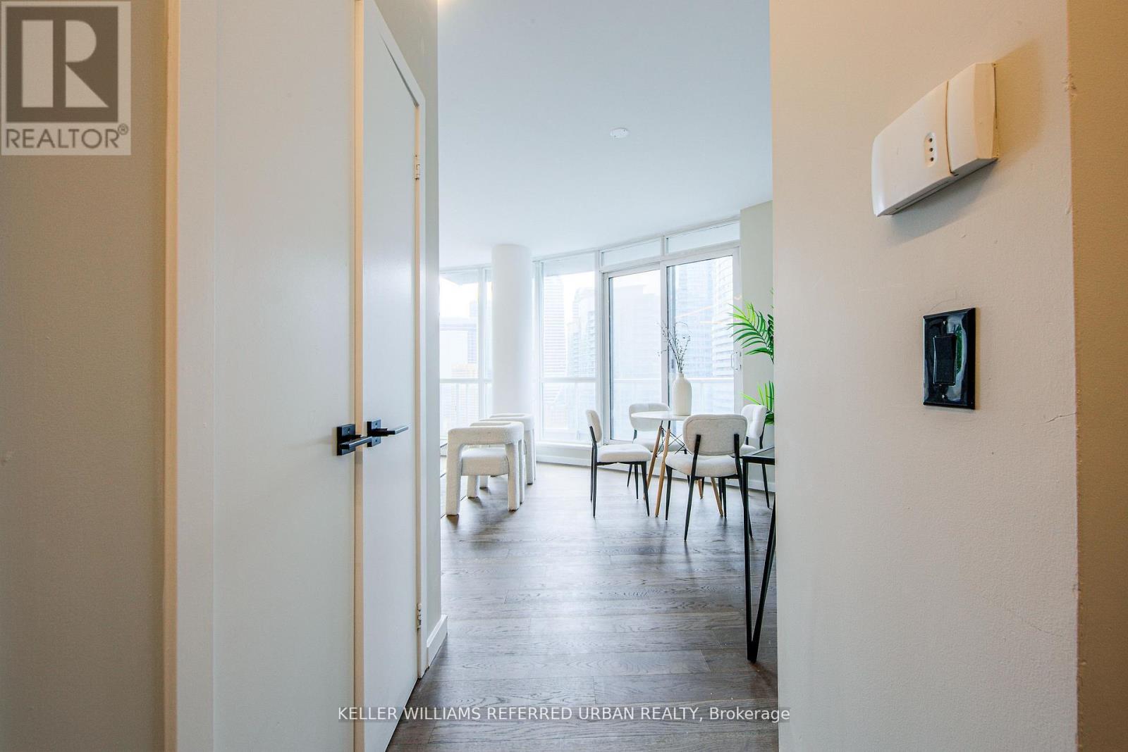 2501 - 218 Queens Quay W, Toronto, Ontario  M5J 2Y6 - Photo 3 - C12391678