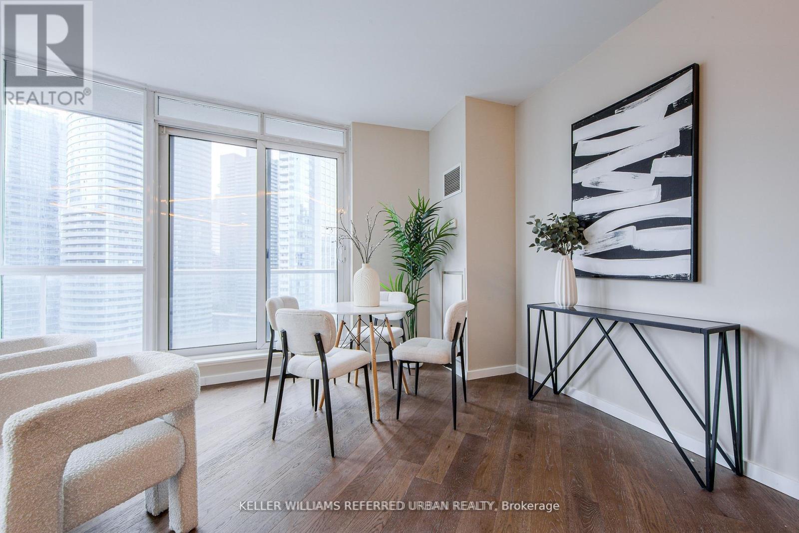 2501 - 218 Queens Quay W, Toronto, Ontario  M5J 2Y6 - Photo 5 - C12391678