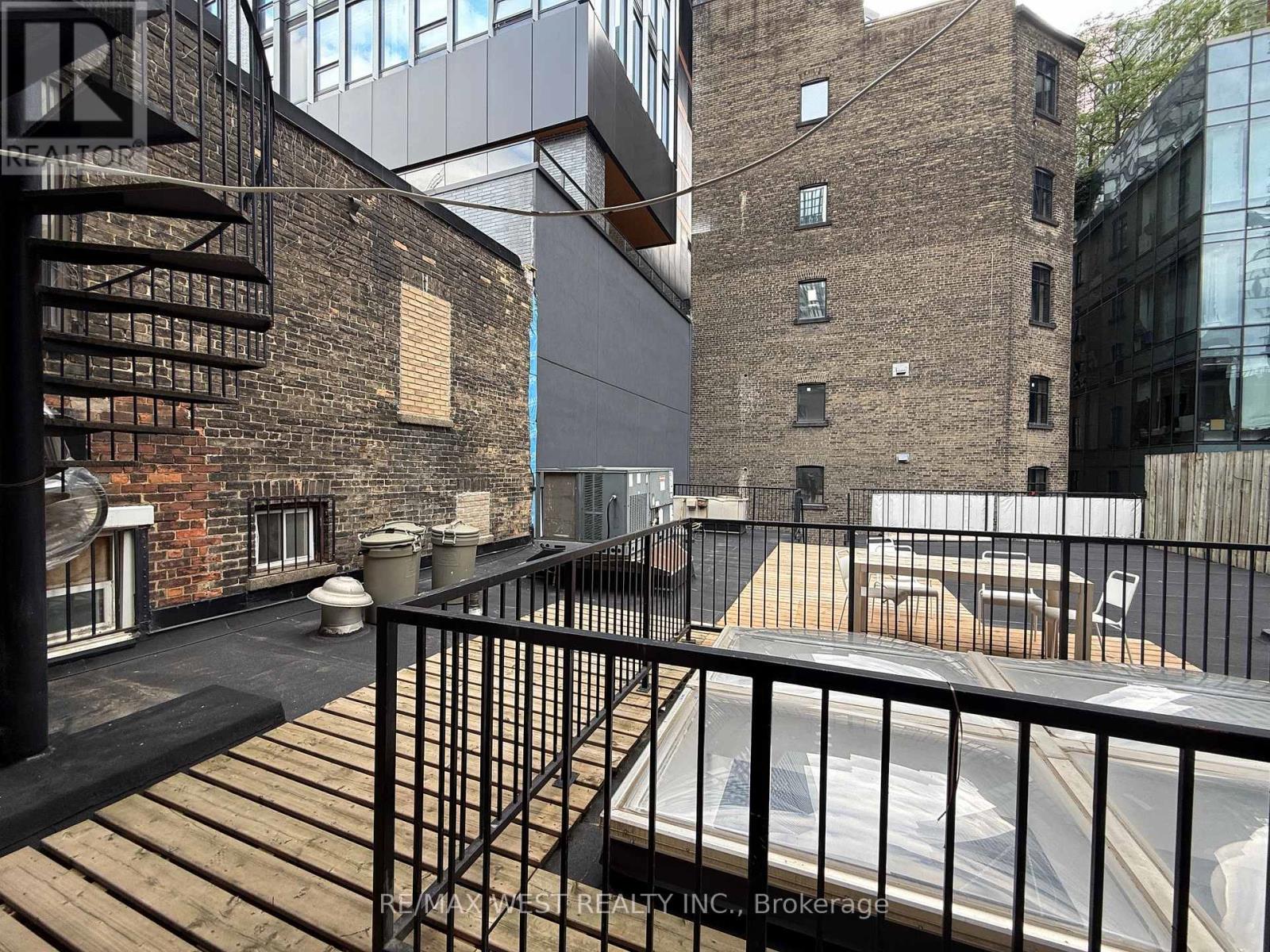 2nd Flr - 588 Yonge Street, Toronto, Ontario  M4Y 1Z3 - Photo 18 - C12391771