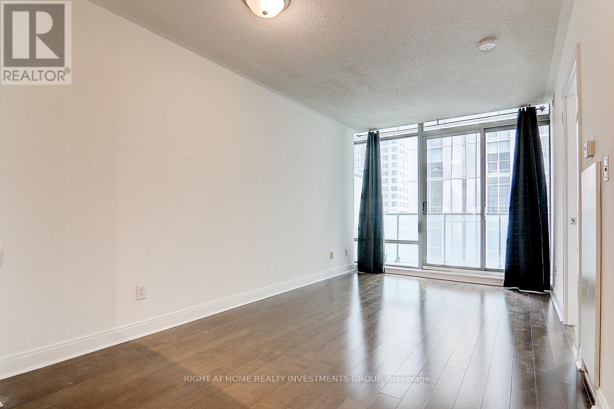 704 - 18 Yorkville Avenue, Toronto, Ontario  M4W 1L4 - Photo 10 - C12391786