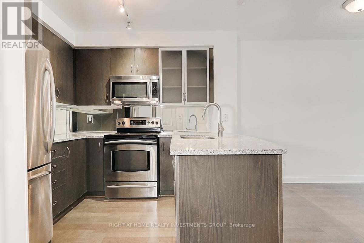 704 - 18 Yorkville Avenue, Toronto, Ontario  M4W 1L4 - Photo 2 - C12391786