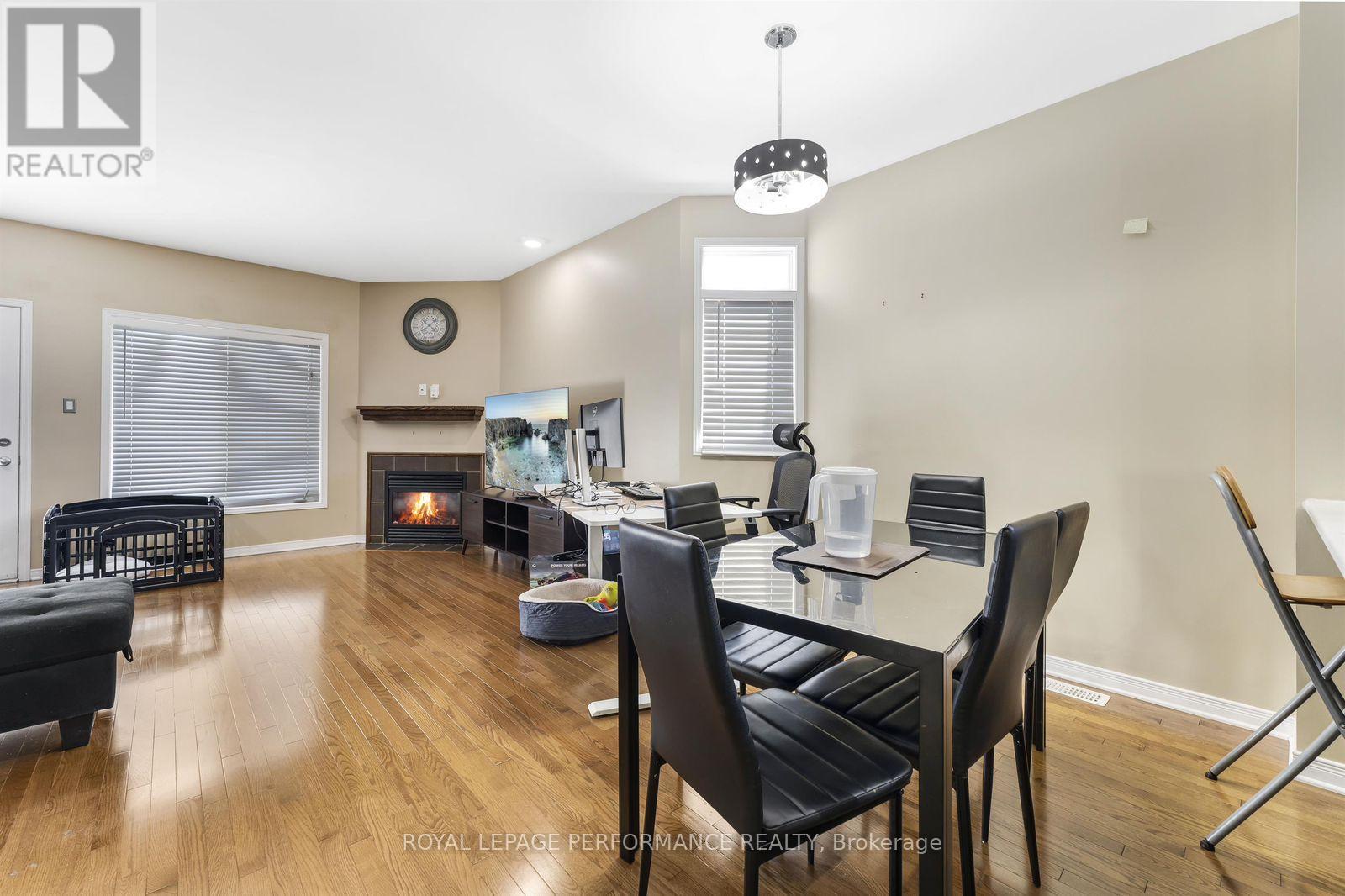 961 Cummings Avenue, Ottawa, Ontario  K1J 7R9 - Photo 4 - X12391812