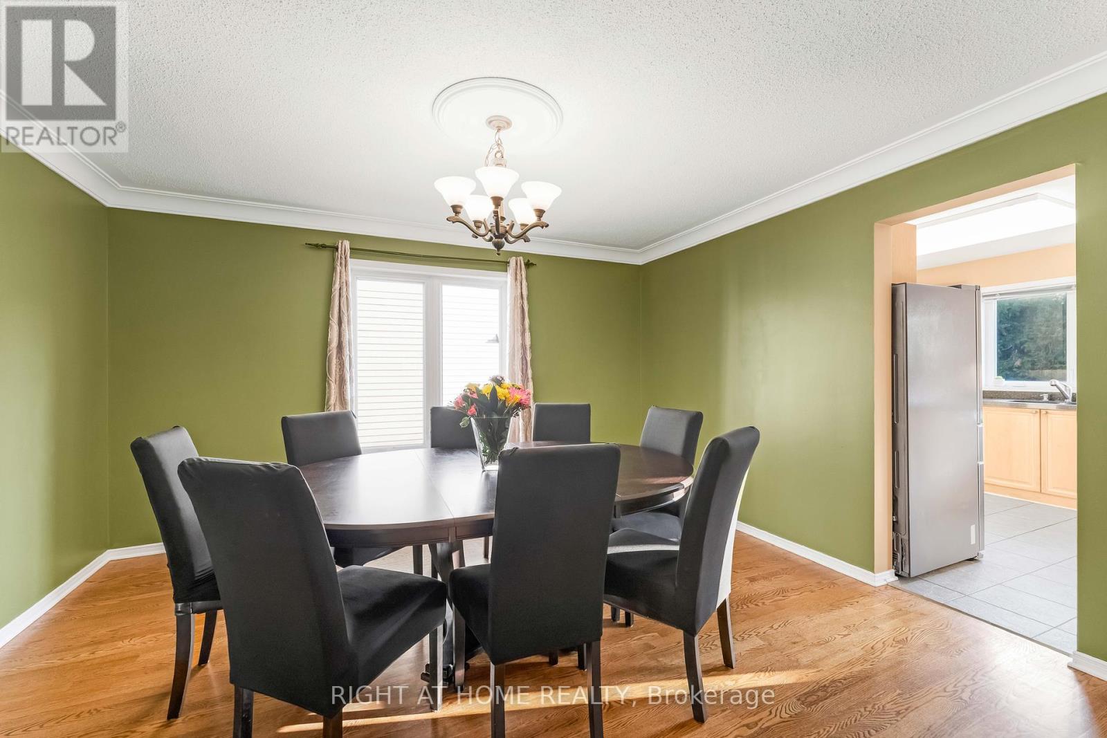 6196 Ravine Way, Ottawa, Ontario  K1C 2W4 - Photo 8 - X12391848