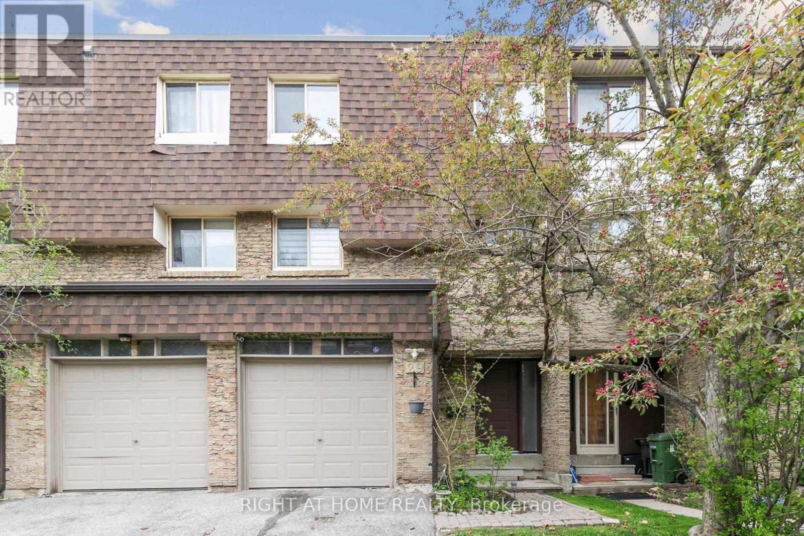 29 - 15 Huntingwood Drive, Toronto (L'amoreaux), Ontario  M1W 2L7 - Photo 1 - E12391646