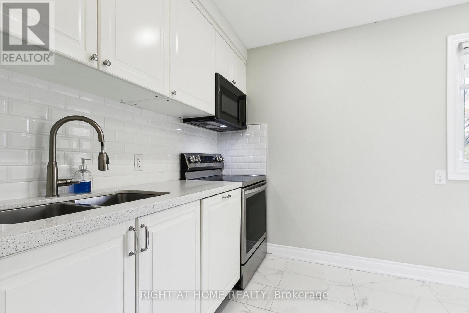 29 - 15 Huntingwood Drive, Toronto (L'amoreaux), Ontario  M1W 2L7 - Photo 14 - E12391646