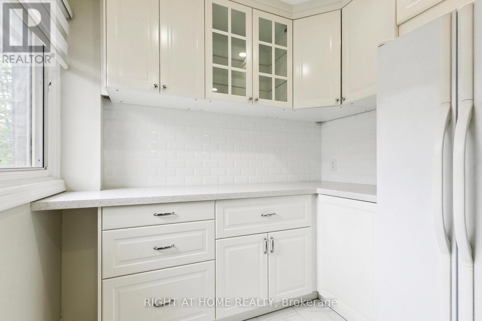 29 - 15 Huntingwood Drive, Toronto (L'amoreaux), Ontario  M1W 2L7 - Photo 17 - E12391646