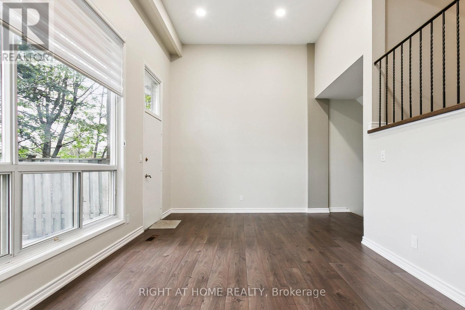 29 - 15 Huntingwood Drive, Toronto (L'amoreaux), Ontario  M1W 2L7 - Photo 8 - E12391646