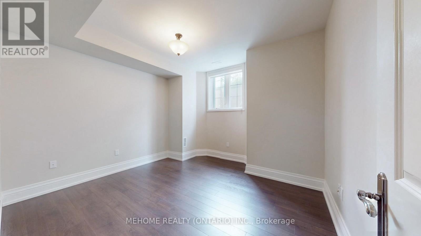 19 Parker Avenue, Richmond Hill (Oak Ridges), Ontario  L4E 2X3 - Photo 38 - N12390940