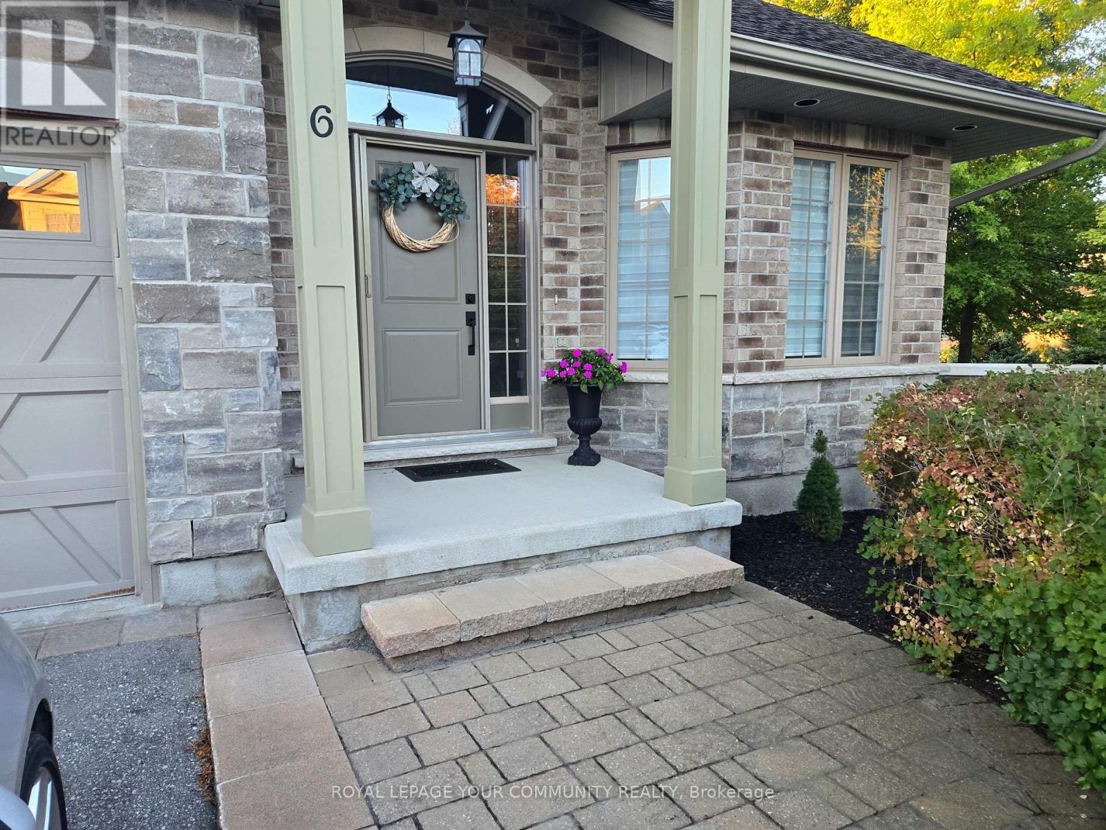 6 - 10 Reddington Drive, Caledon, Ontario  L7E 4C3 - Photo 2 - W12390305