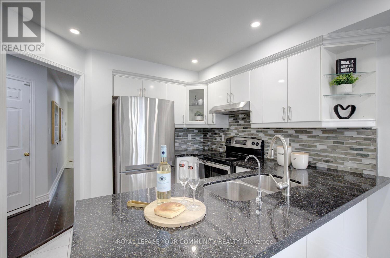 2 Bestview Crescent, Vaughan, Ontario  L6A 3S8 - Photo 6 - N12391665