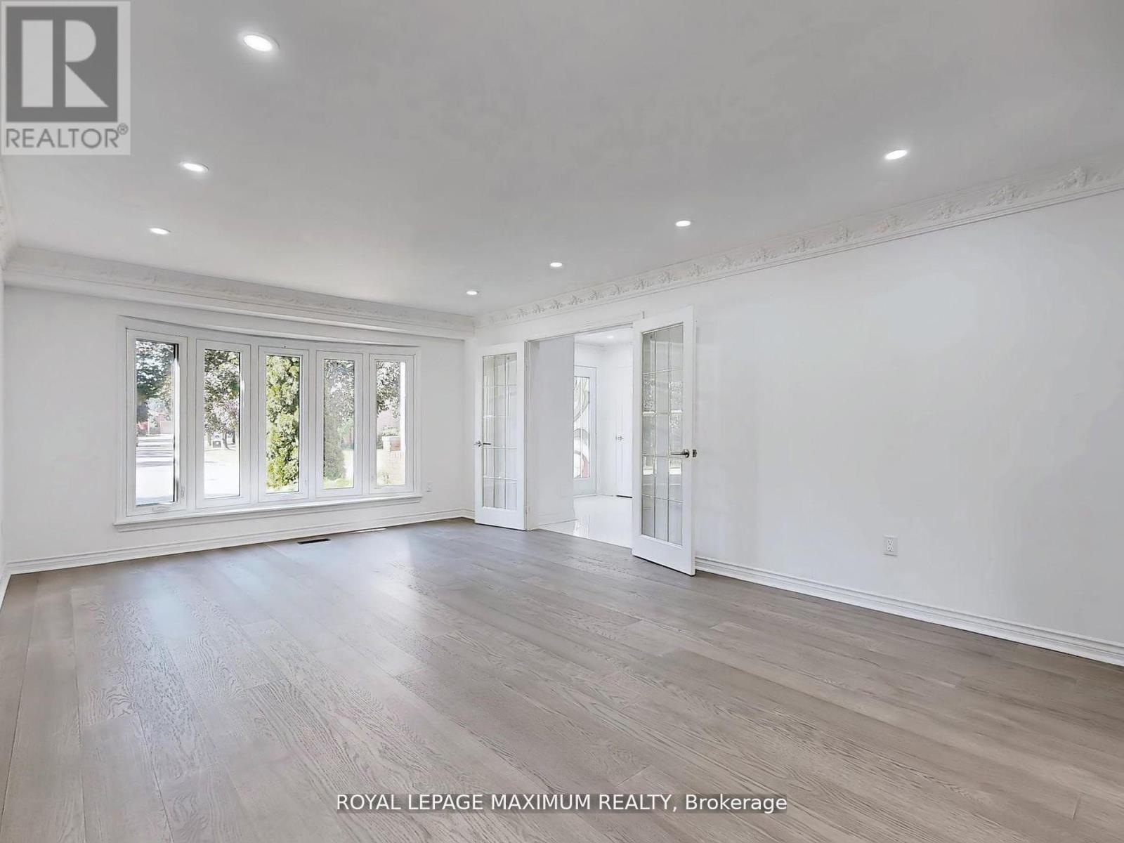 Property at 22 A WALTHAM CRESCENT image 3