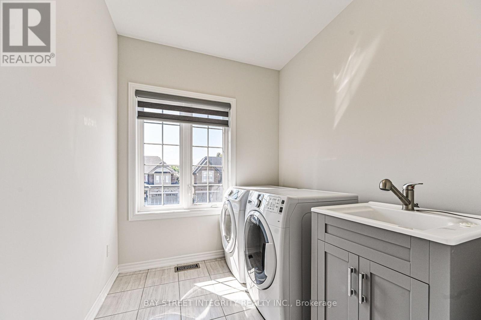 123 Mitchell Place, Newmarket, Ontario  L3Y 0E2 - Photo 34 - N12391802
