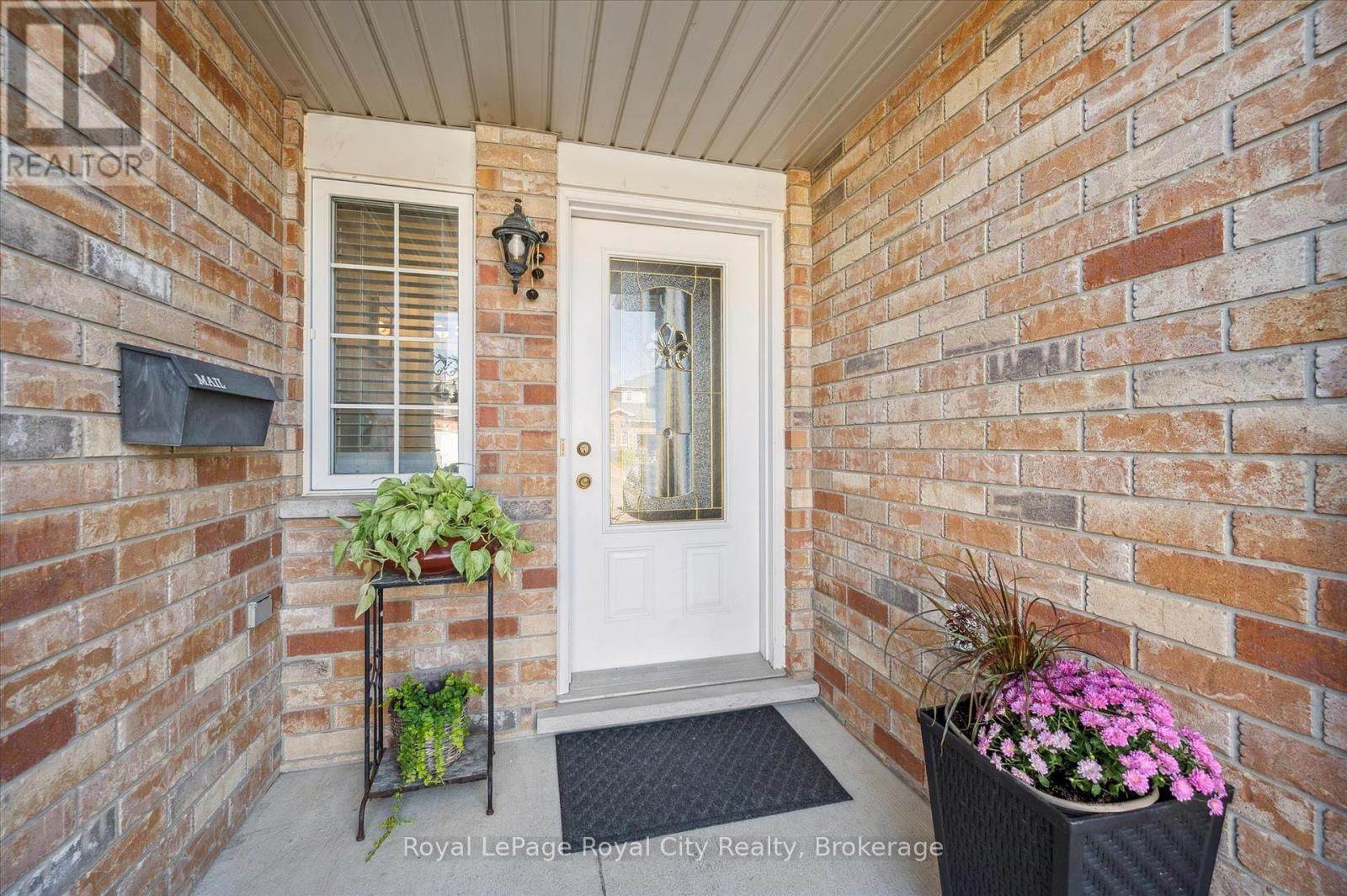 Property at 26 HASLER CRESCENT image 3