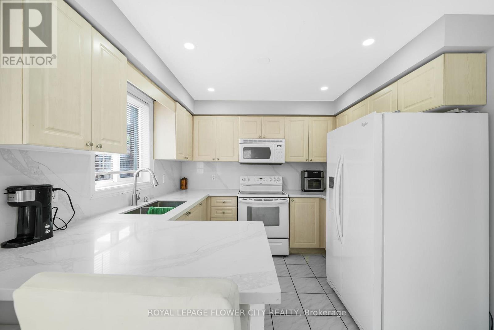 4 Stephanie Lane, Barrie, Ontario  L4N 0V2 - Photo 15 - S12391667